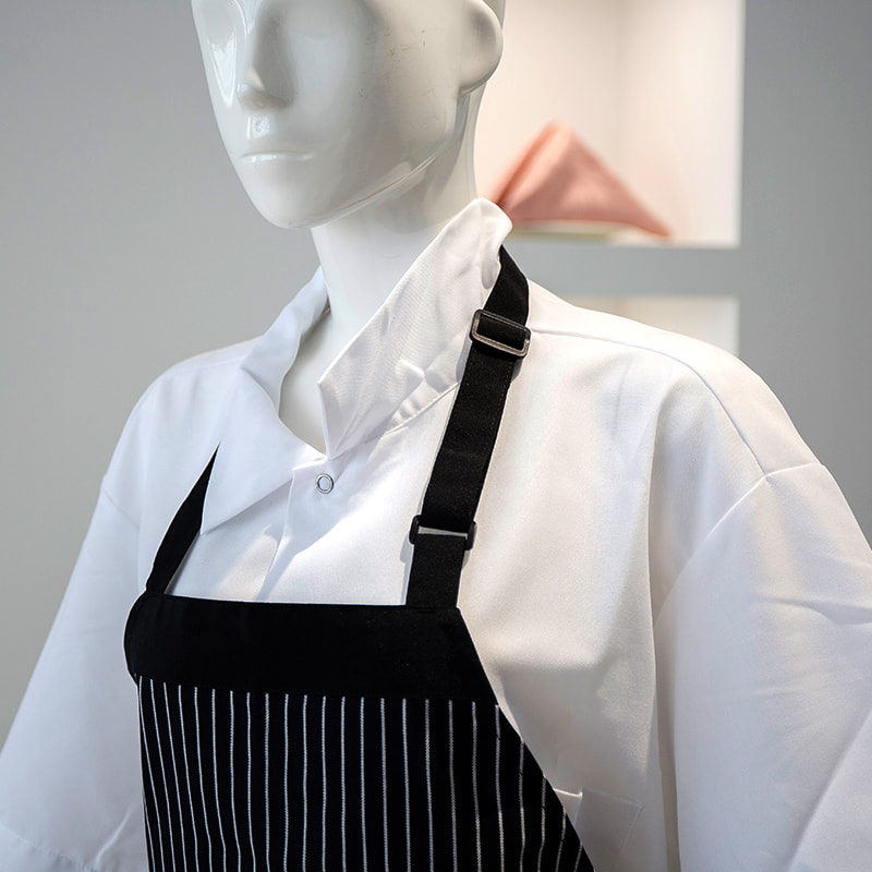 Nigrum et Alba Striped Polyester / Cotton Collo APRRON cum Pockets et Valpae Buttons